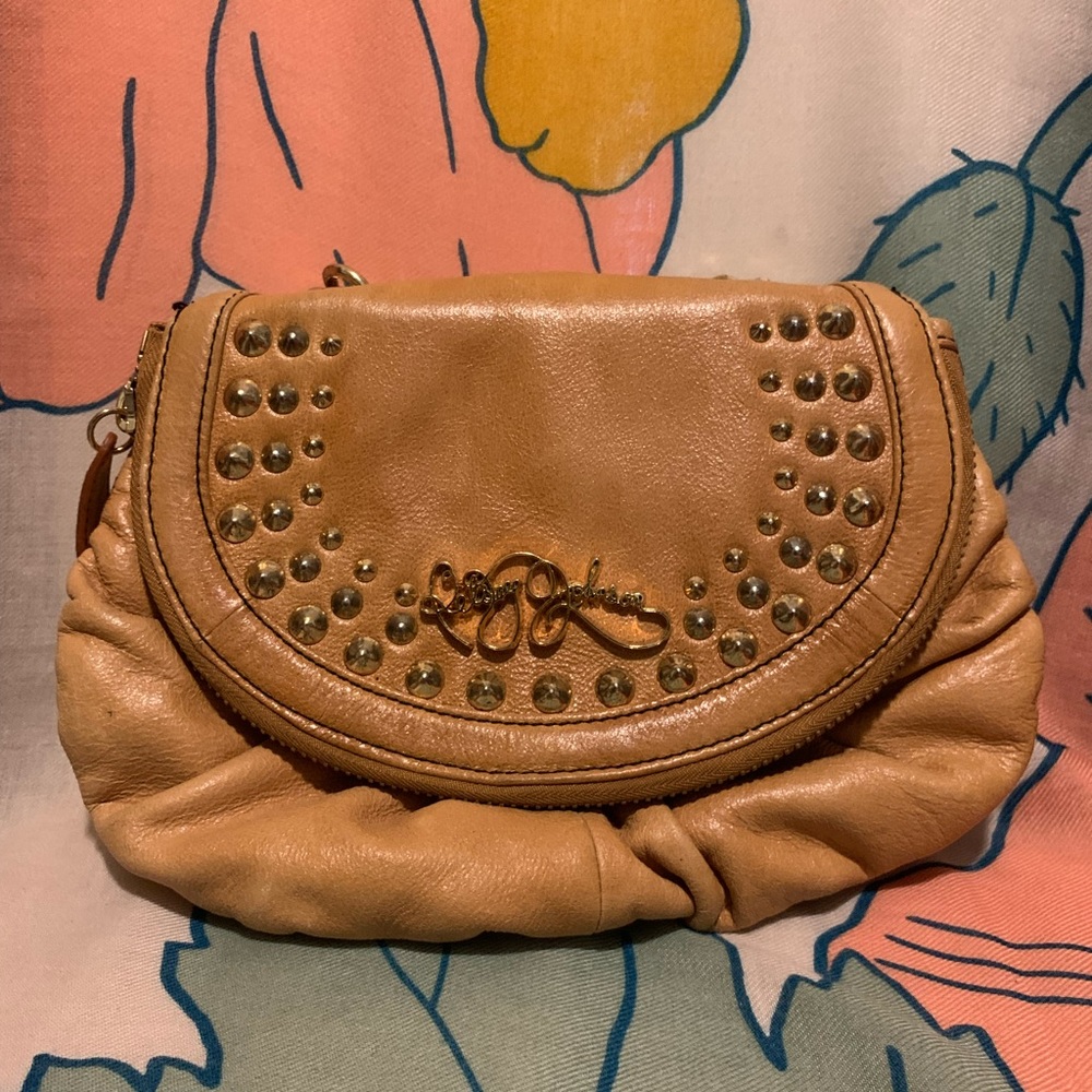 Betsey Johnson studded genuine leather tan handbag w chunky gold chain handle
